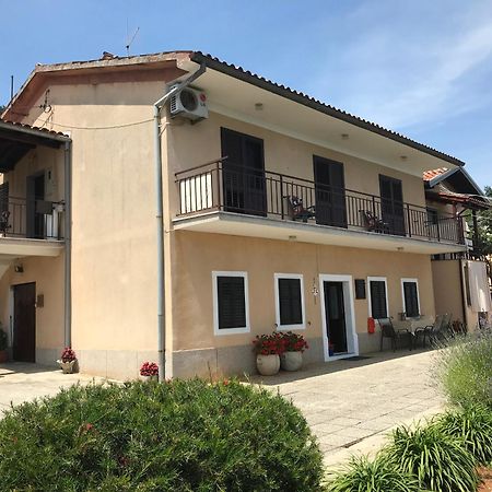 Apartman Elvis Lovran Exterior foto