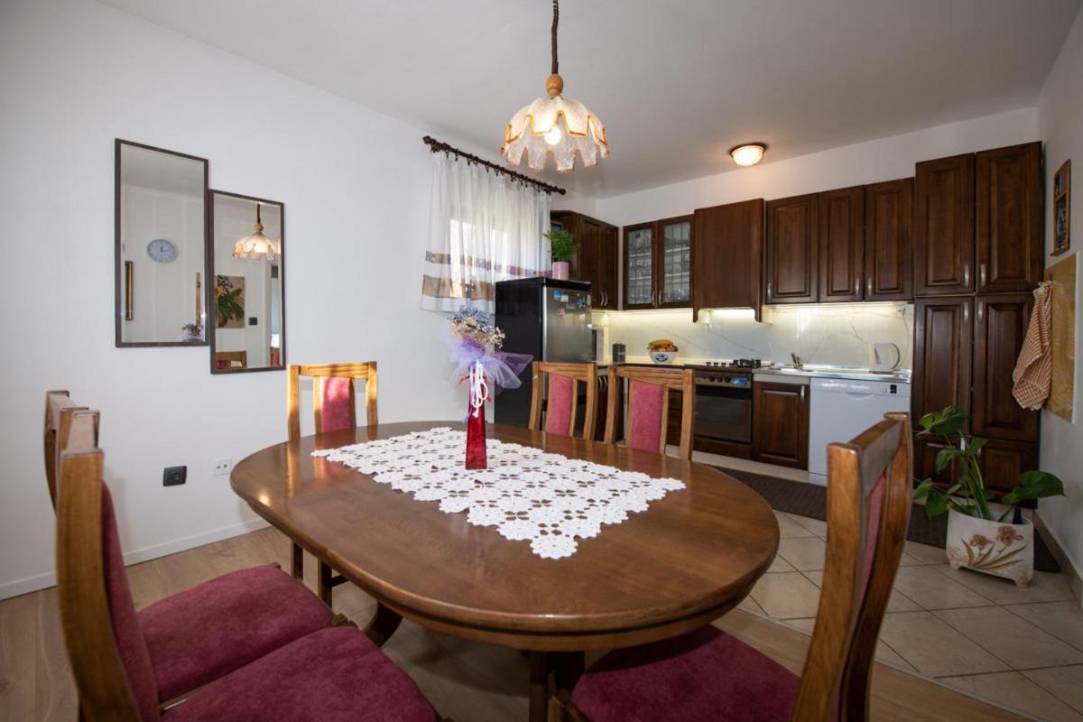 Apartman Elvis Lovran Exterior foto