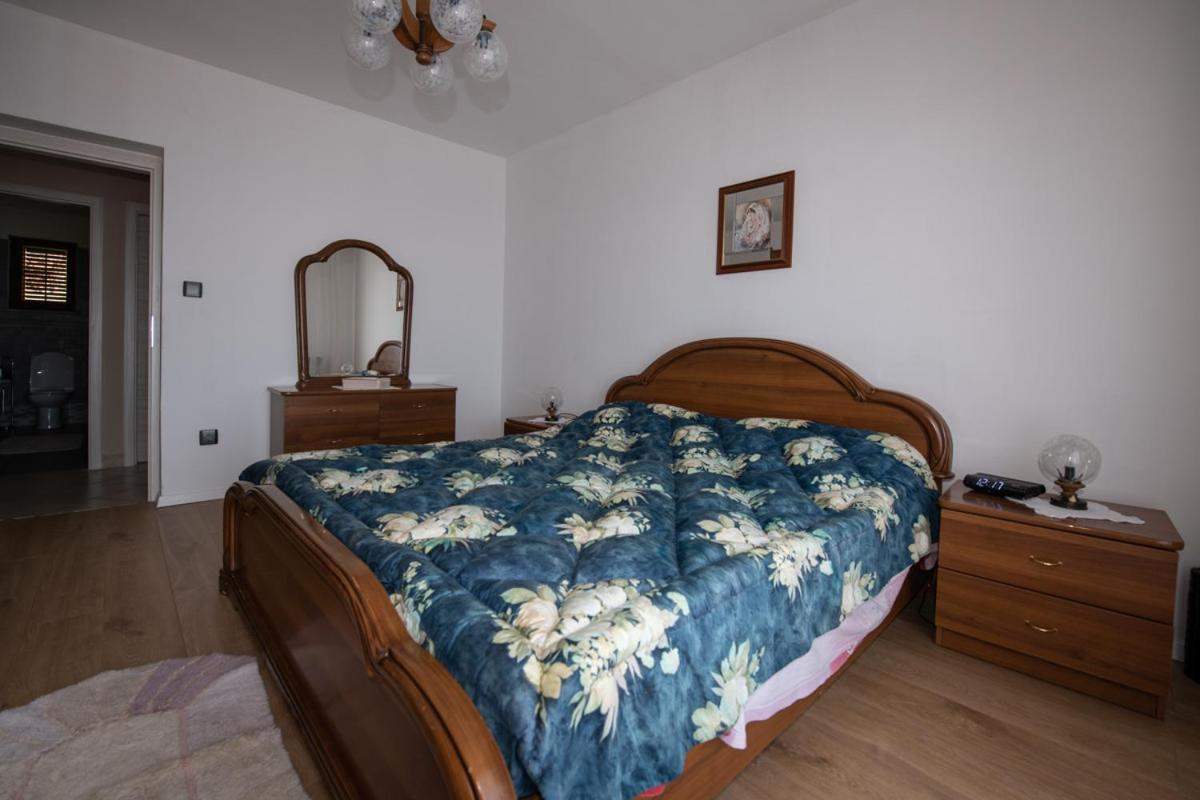 Apartman Elvis Lovran Exterior foto