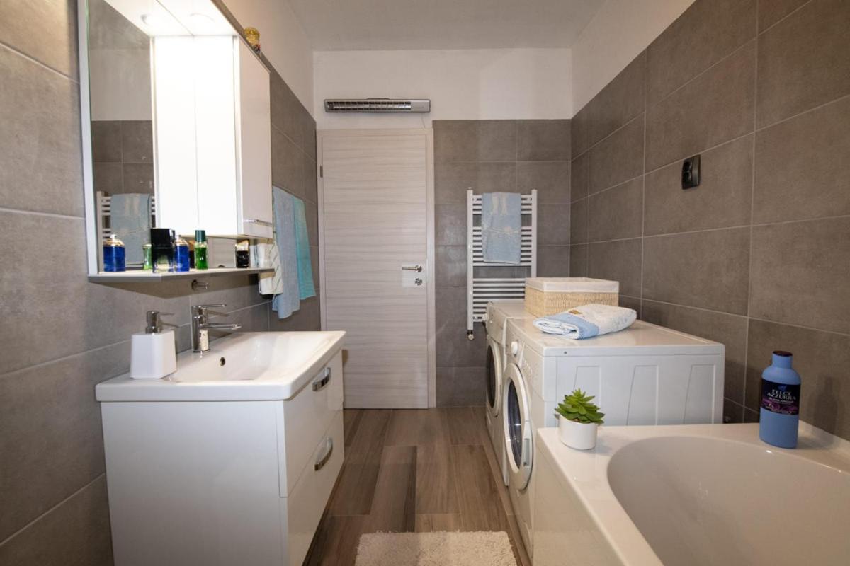 Apartman Elvis Lovran Exterior foto
