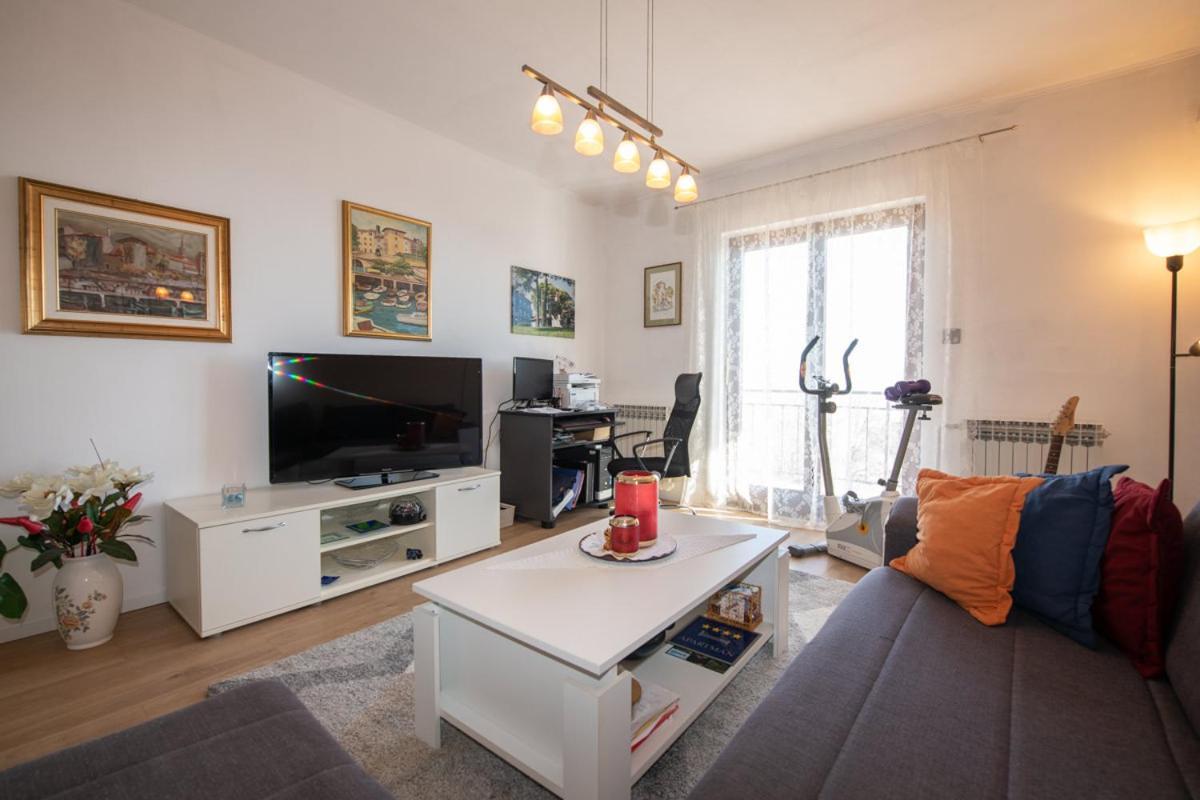 Apartman Elvis Lovran Exterior foto