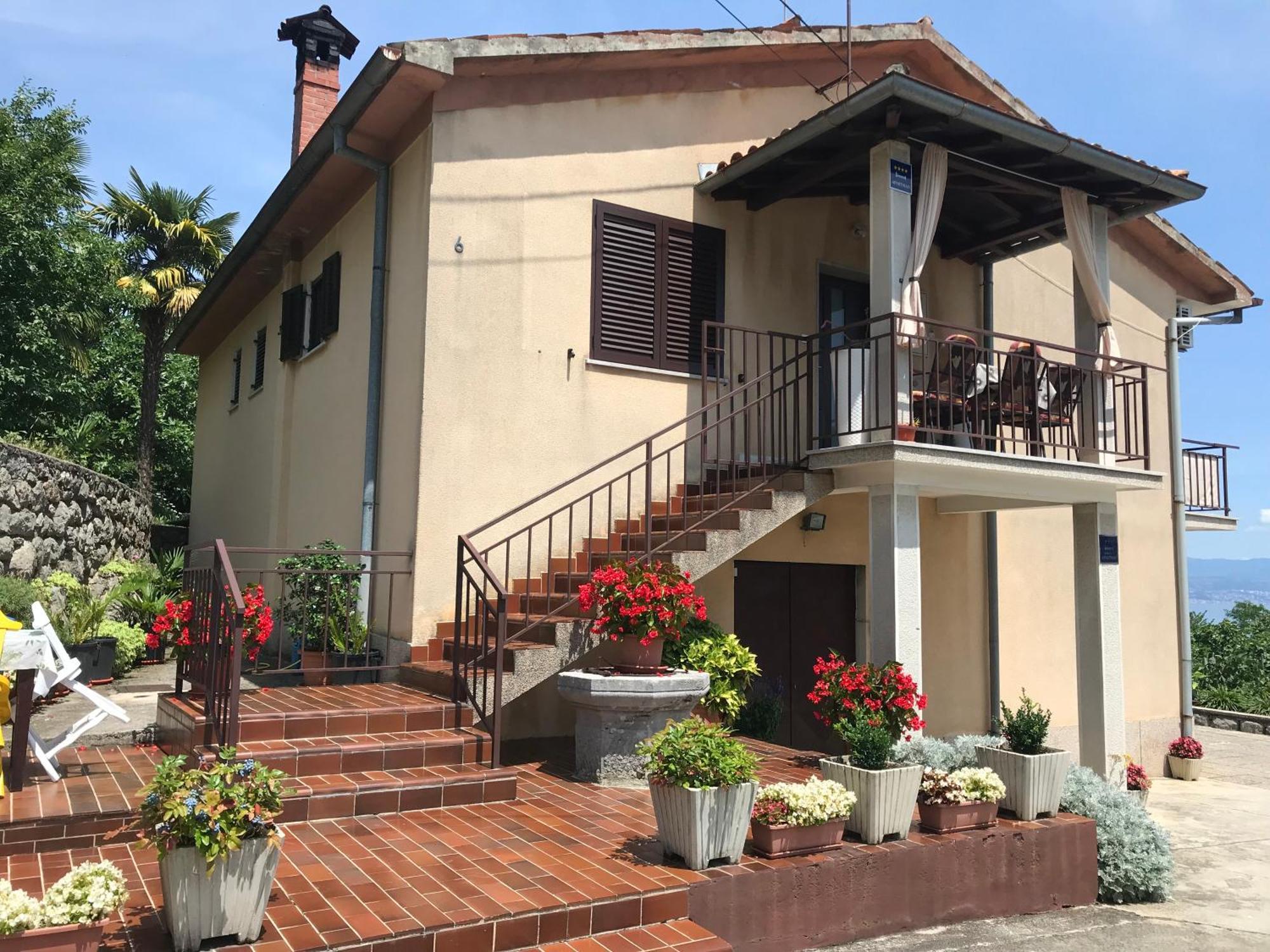 Apartman Elvis Lovran Exterior foto